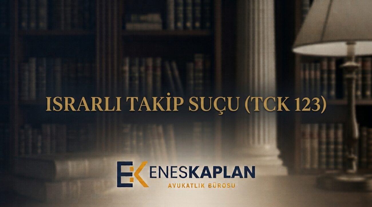 Israrlı takip suçu (TCK 123/A) cezası 6 ay-2 yıl, nitelikli hâlde 1-3 yıl hapis. Şikâyet süresi, uzlaştırma, 6284 tedbirleri ve Yargıtay kararları burada.