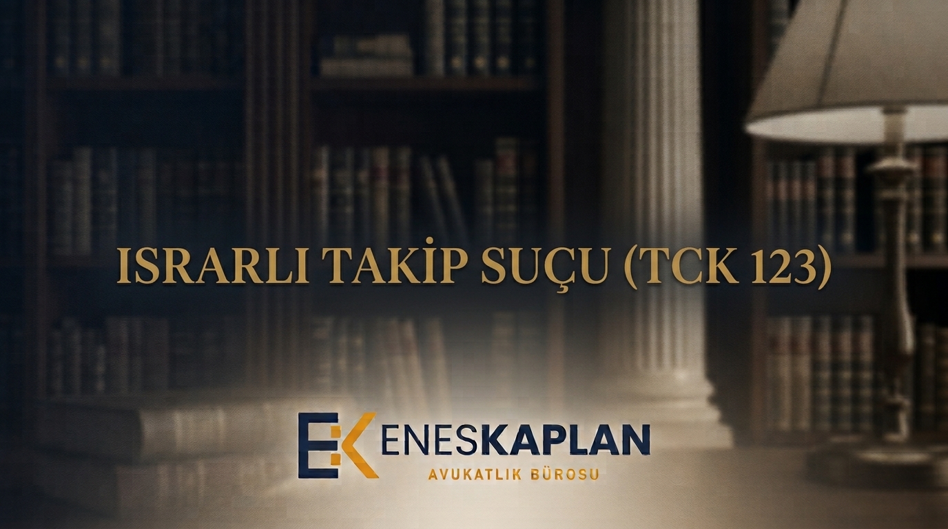 Israrlı takip suçu (TCK 123/A) cezası 6 ay-2 yıl, nitelikli hâlde 1-3 yıl hapis. Şikâyet süresi, uzlaştırma, 6284 tedbirleri ve Yargıtay kararları burada.